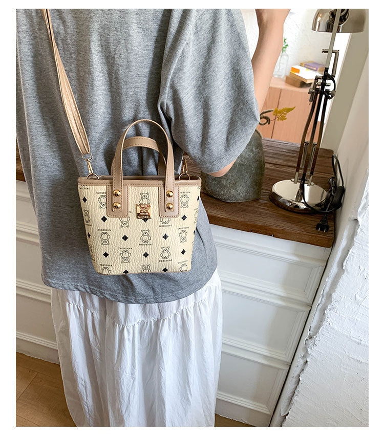 Large Capacity Stylish Versatile Korean Version ins Women's Bag2025New fashionable and high-end one-shoulder tote bag