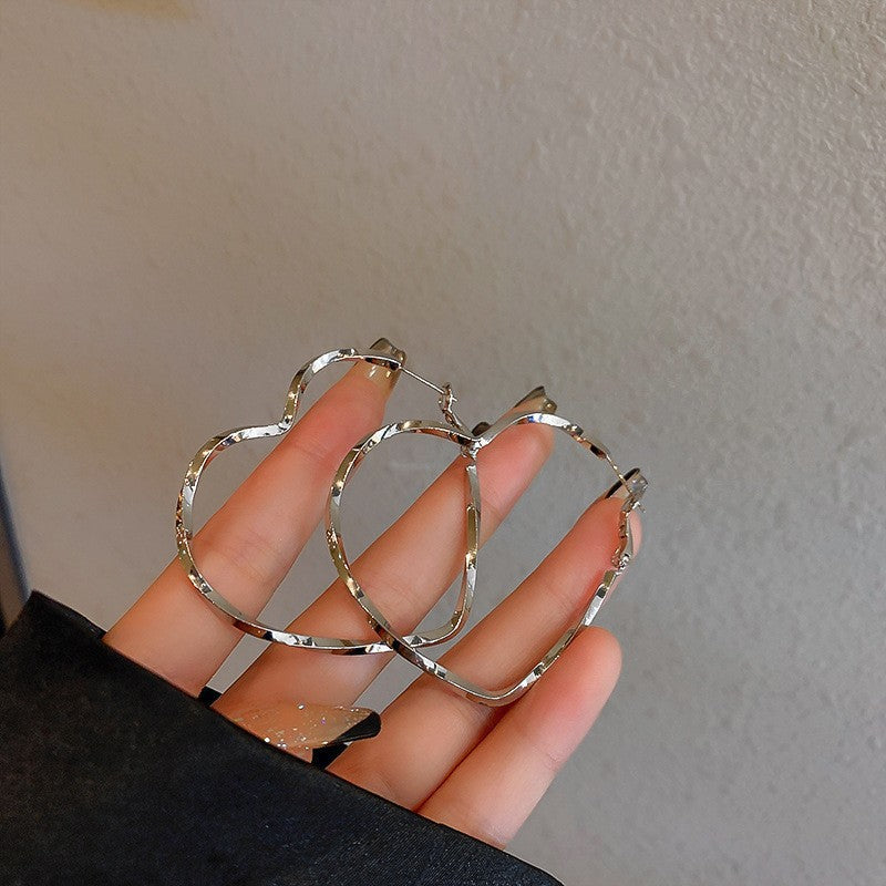 Silver Needle Irregular Round Earrings Simple Minimalist Style Fashion European and American Stud Earrings Elegant Light Luxury High-end Feel Earrings for Women