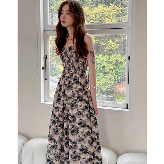 French Hepburn Style Plus Size Strap Dress Women's Summer Design Sense Elegant Waist-Cinching Black Floral Mid-Length Dress