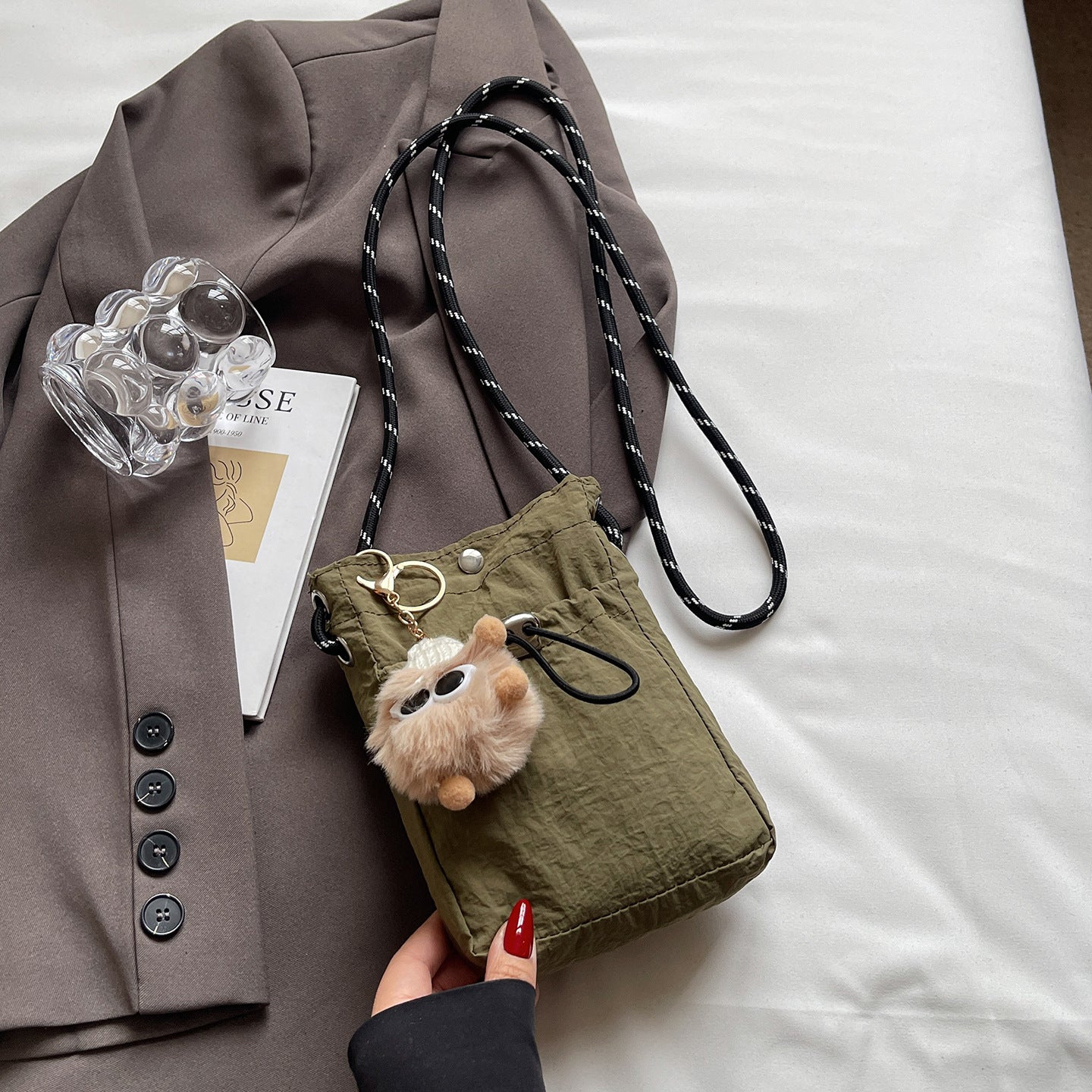 Internet celebrity ins Single Shoulder Crossbody Drawstring Small Bag2025Niche Fashion Lightweight mini Women's Nylon Phone Bag
