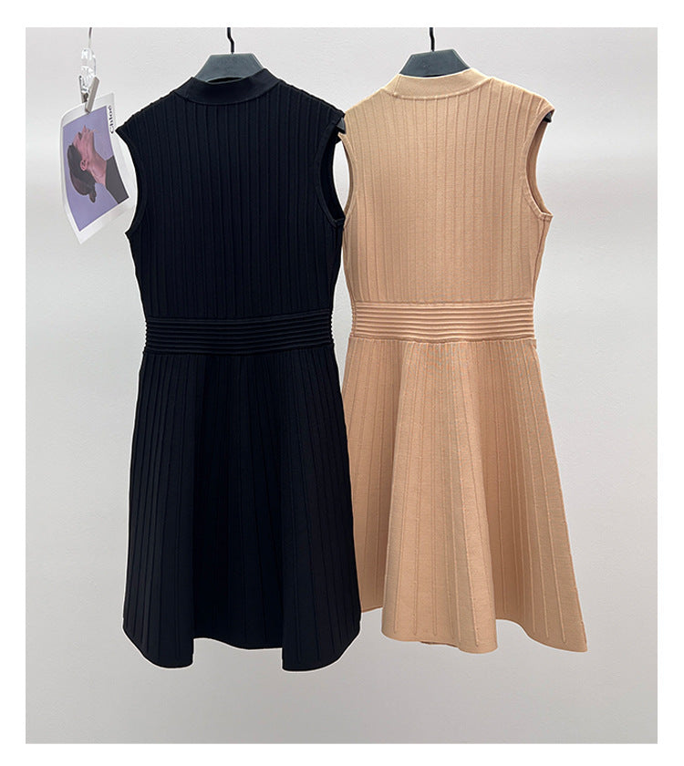 Amphiona2025New Style with a Sense of Luxury V Collar Sleeveless A Slim Fit Waist Cinching Gold Button Striped Knitted Dress