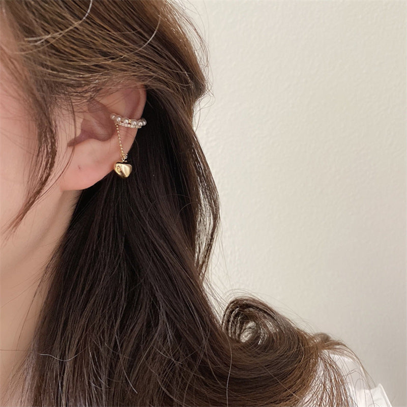 Diamond-encrusted Pearl Heart Tassel Ear Clip Artistic Retro French Ear Cuff Fashionable and Elegant Light Luxury Earrings Wholesale