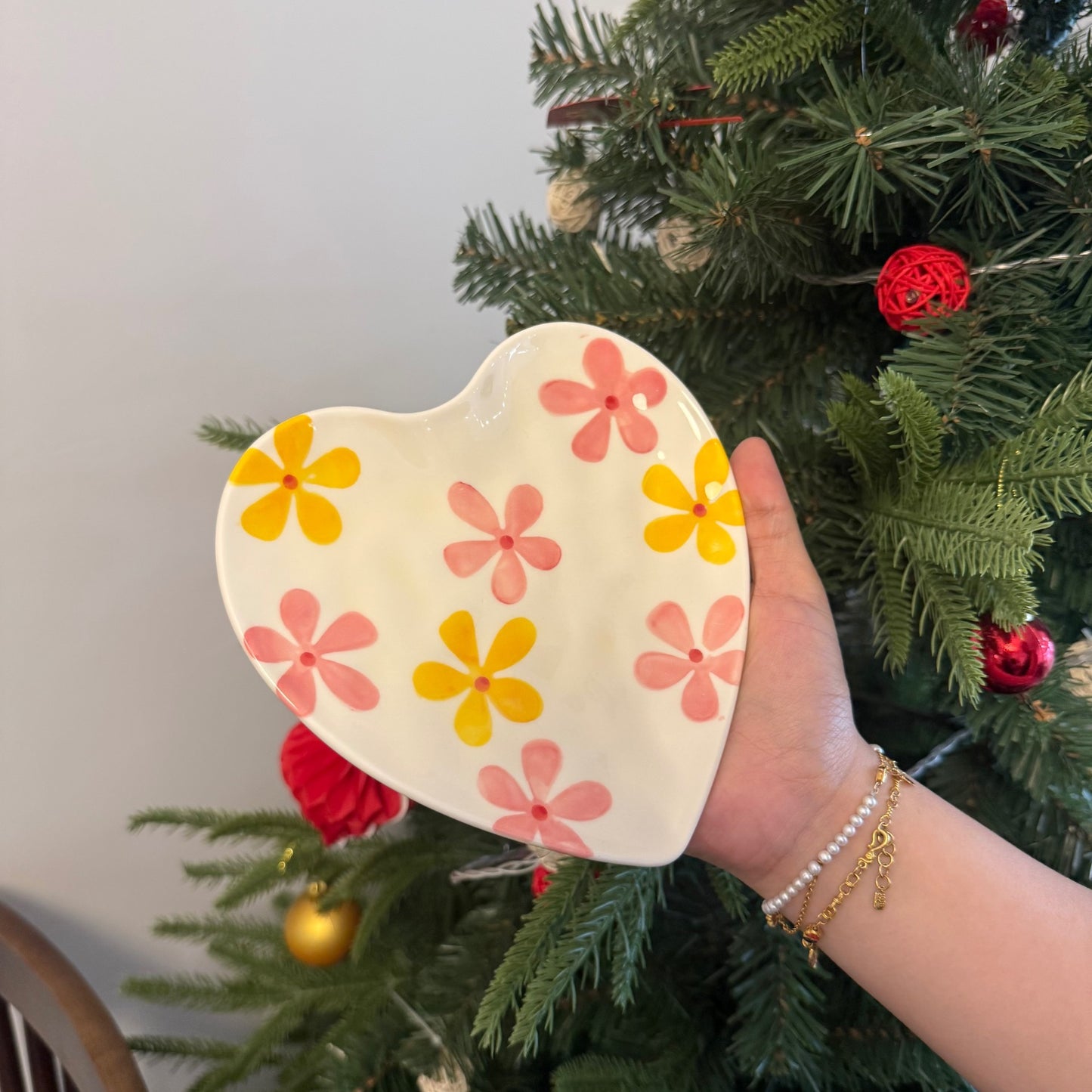 Korean Style ins Wind Hand-painted Heart Ceramic Cup and Saucer Hand Pinched Irregular Heart-Shaped Coffee Cup and Saucer Afternoon Tea Cup and Saucer