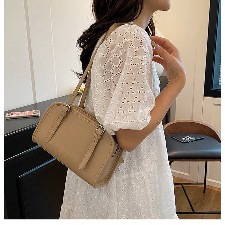 2025Spring New Crossbody Handbag Underarm Fashion Versatile Trendy Internet Celebrity Design High-Quality Texture Girlfriend Bag