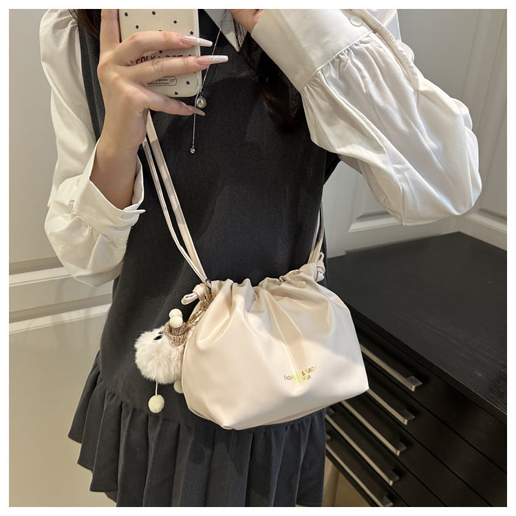 This year's trendy casual fashion elegant women's bag2025New versatile trendy single-shoulder bag with a high-end feel bucket bag