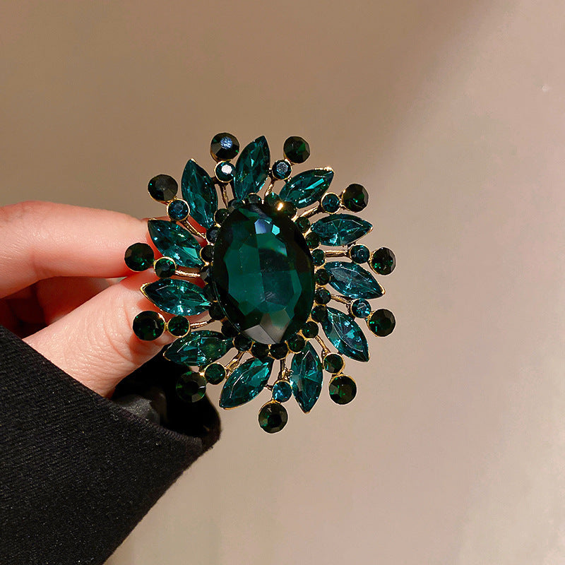 Inlaid Diamond Pearl Digital Flower Brooch French Light Luxury Elegant Pin Fashion Niche High-end Suit Accessory for Women