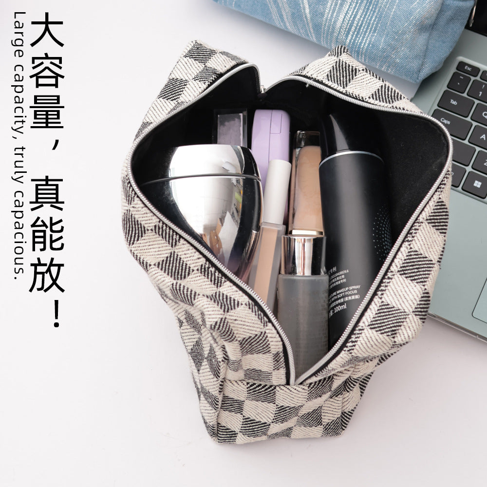 2025New Women's Travel Denim Makeup Bag Large Capacity Portable Outing Cosmetic Organizer Custom Design
