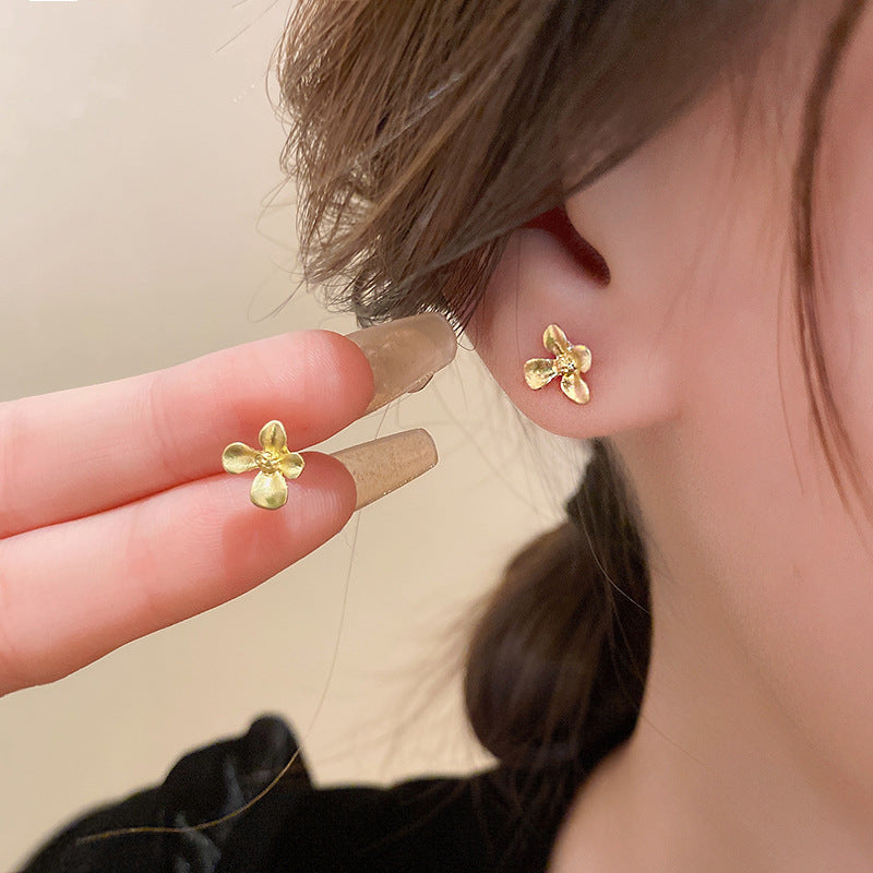 Silver Needle Irregular Round Earrings Simple Minimalist Style Fashion European and American Stud Earrings Elegant Light Luxury High-end Feel Earrings for Women