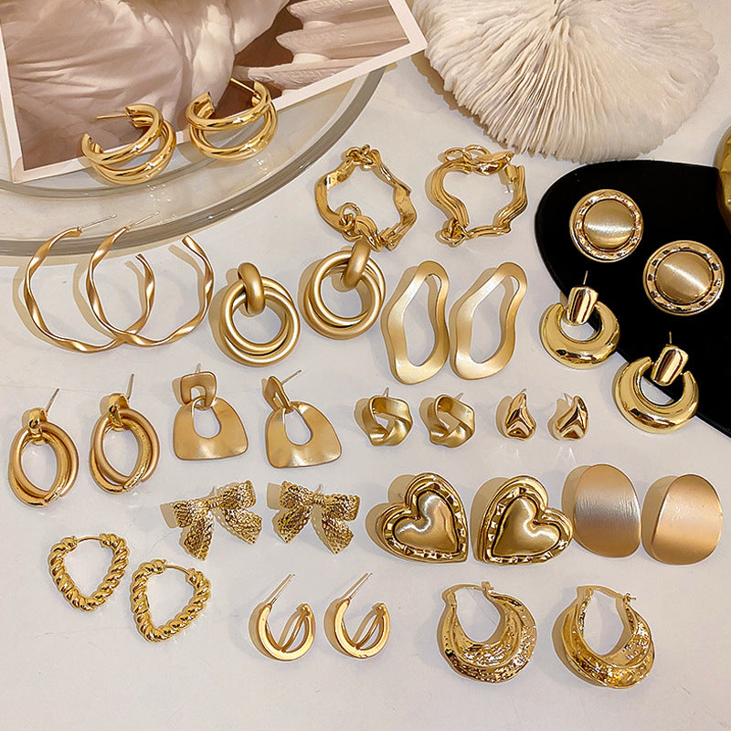 Silver Needle Metal Earrings High-end Simple Stud Earrings Fashion Versatile Light Luxury Unique Niche Earrings Yiwu Wholesale