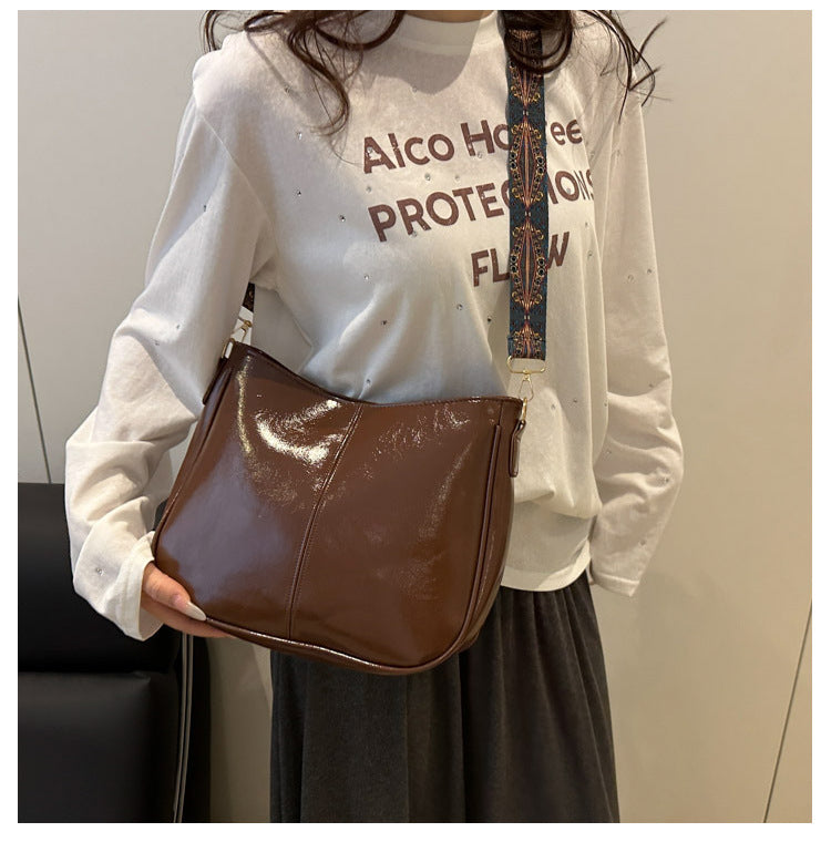 2025Summer New Women's Bag Simple Fashion Single Shoulder Bag European and American Trendy Women's Crossbody Bag Commuter Tote Bag