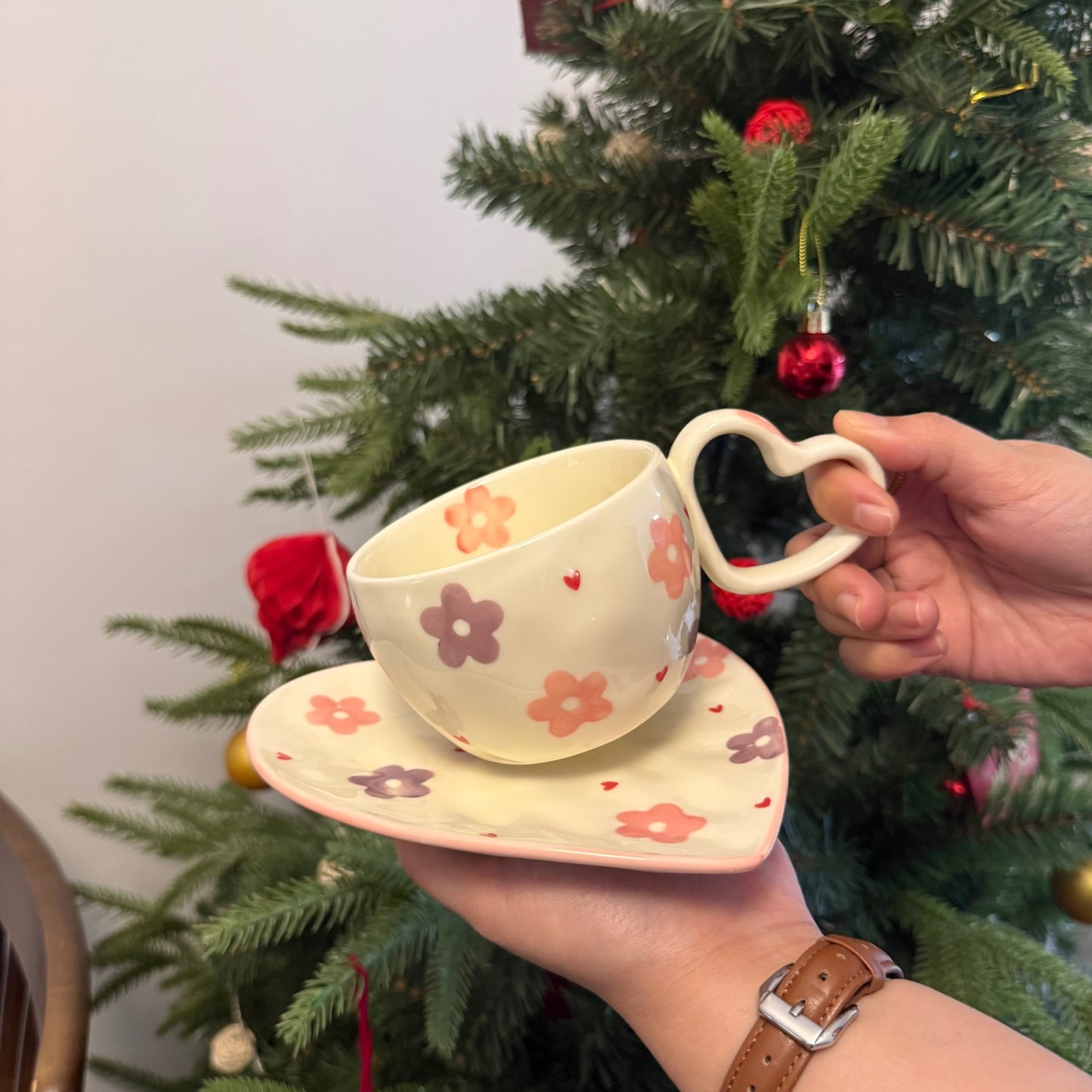 Korean Style ins Wind Hand-painted Heart Ceramic Cup and Saucer Hand Pinched Irregular Heart-Shaped Coffee Cup and Saucer Afternoon Tea Cup and Saucer