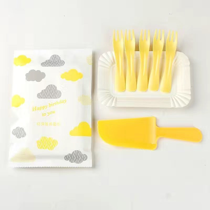 Birthday Cake Cutlery Set Bakery Disposable Cutlery Plates Food Grade Cake Shop Plastic Tableware