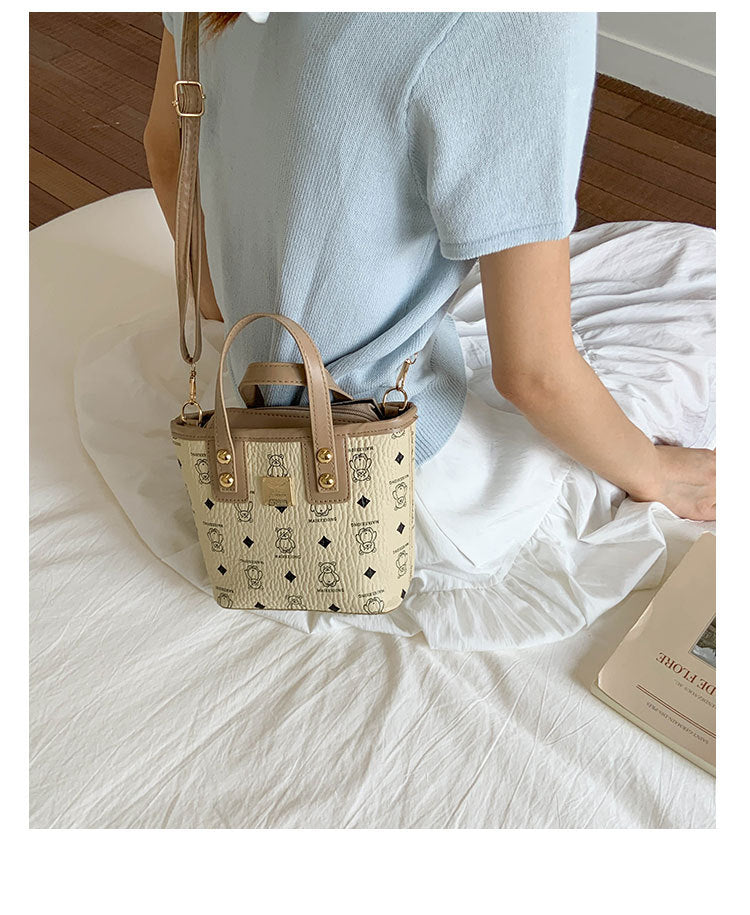 Large Capacity Stylish Versatile Korean Version ins Women's Bag2025New fashionable and high-end one-shoulder tote bag