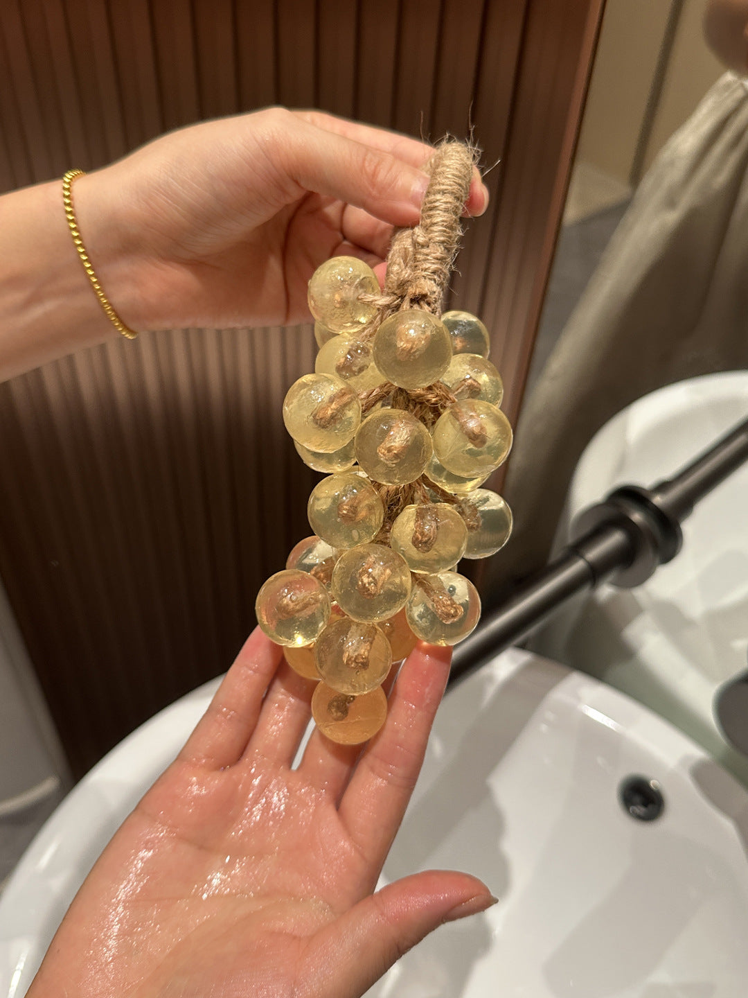 Crystal Grape Whole Bunch Soap Finished Product Simulation Soap Aromatherapy Soap Handmade Soap Gift Bath Bathroom Ornament Hanging Decoration