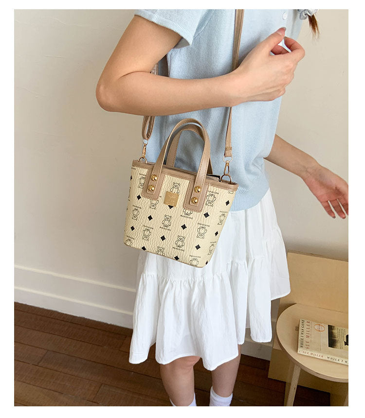 Large Capacity Stylish Versatile Korean Version ins Women's Bag2025New fashionable and high-end one-shoulder tote bag