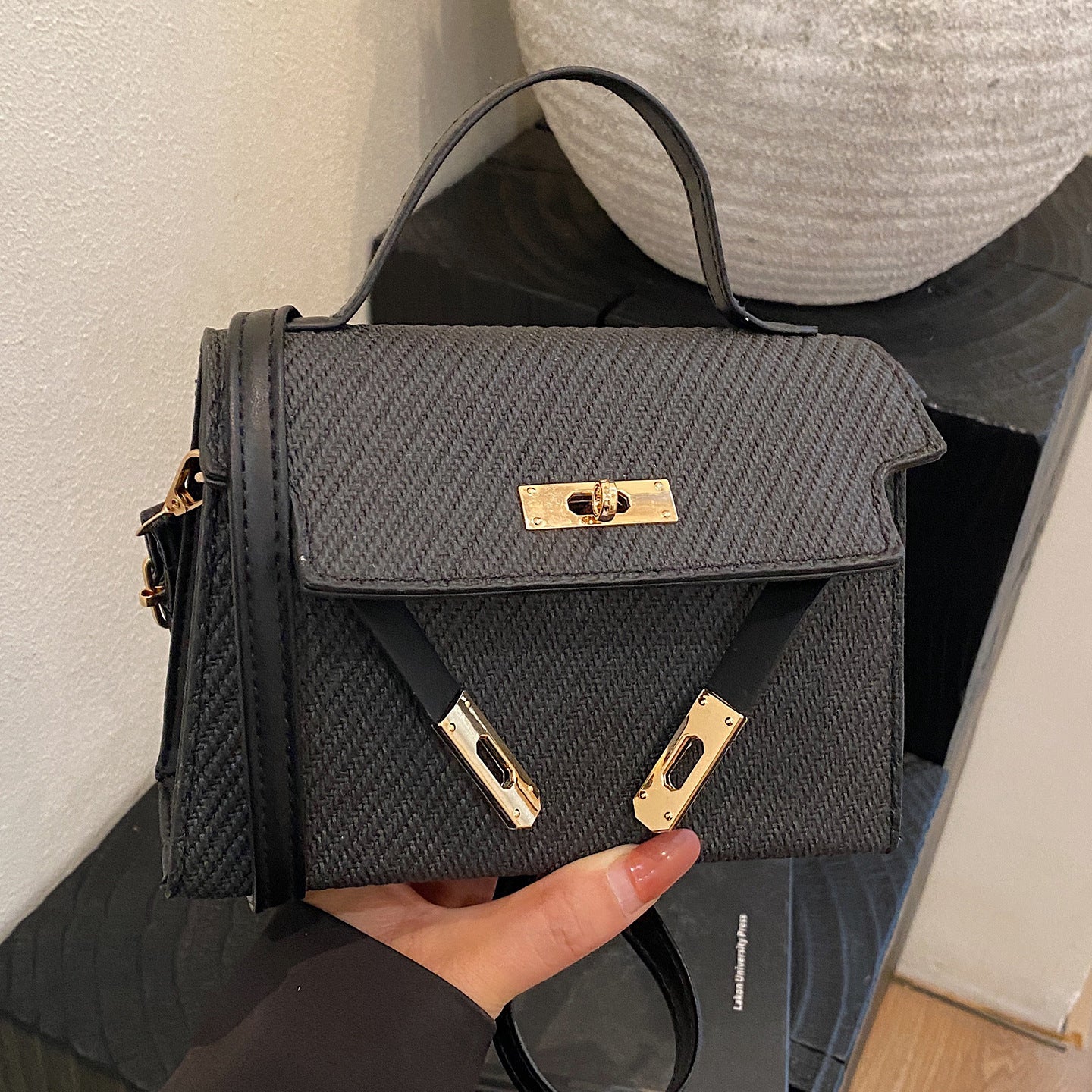 Bag2024New Fashion Small Square Bag Texture PU Handbag Retro Simple Shoulder Bag Trendy Versatile Crossbody