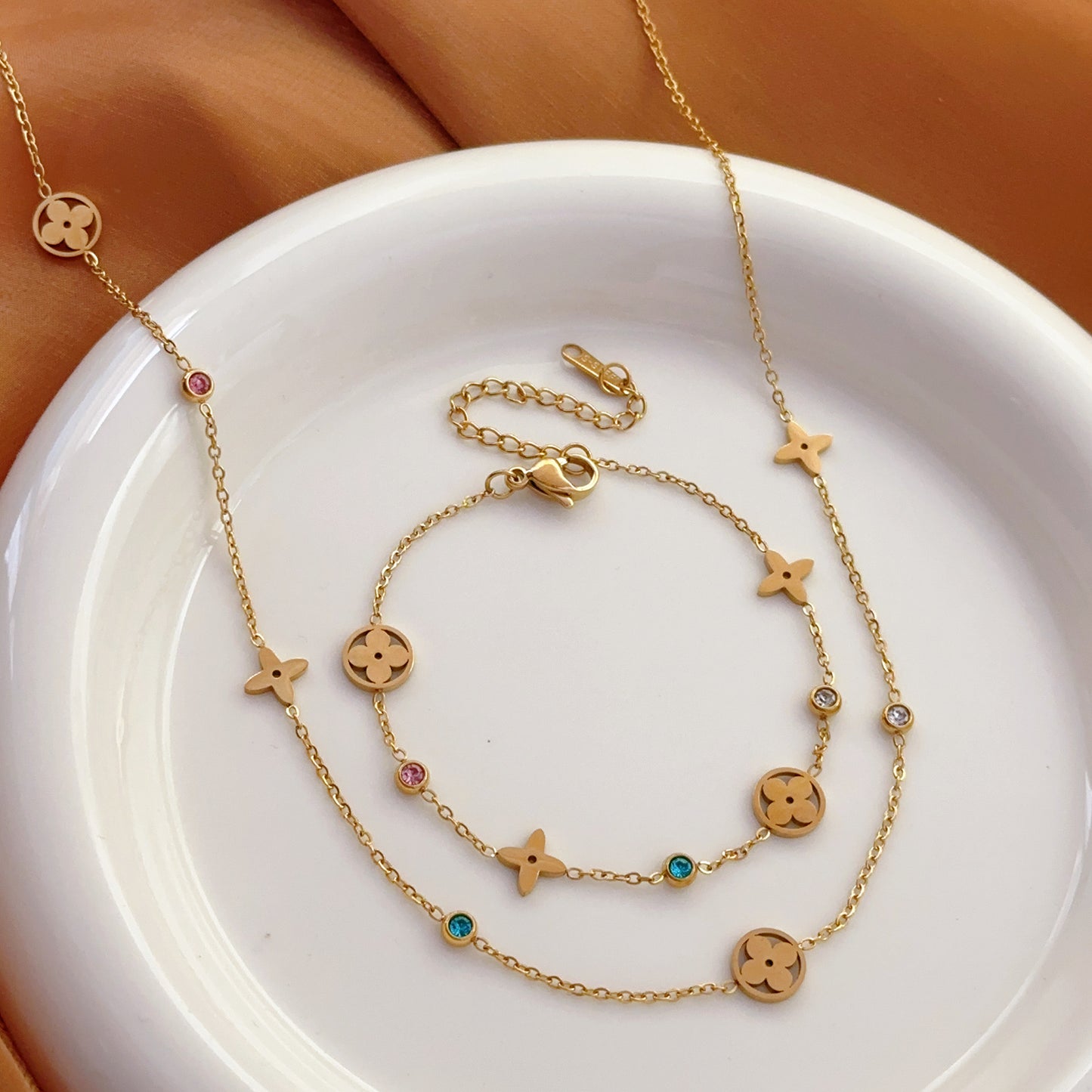 Titanium Steel Necklace Four-leaf Clover Presbyopia k Golden Simple Elegant High-End Stainless Steel Jewelry Non-Fading for Women Suit