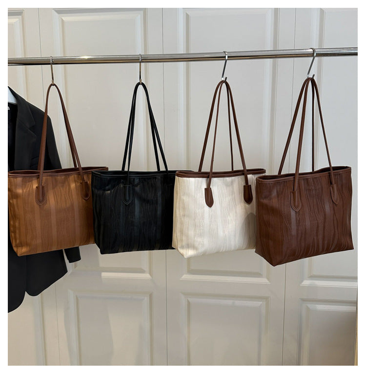 Casual Patchwork Fashion Large Capacity Pendant2025Spring New Fashion Commuting Texture Casual Shoulder Tote Bag for Women
