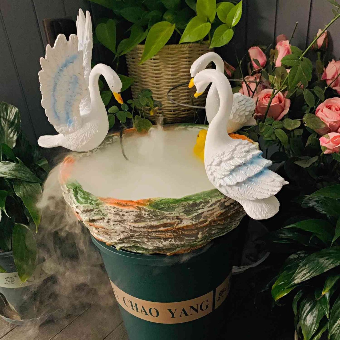 Creative Villa Outdoor Landscape Ornament Resin Green Radish Flower Pot Garden Courtyard Swan Pot Hydroponic Green Plant Container