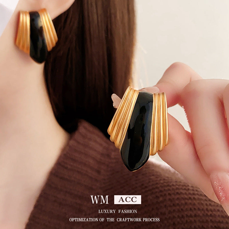 Medieval vintage Necklace French Retro Oil Drop Geometric Metal Necklace Light Luxury High-end Sense Women's Wholesale