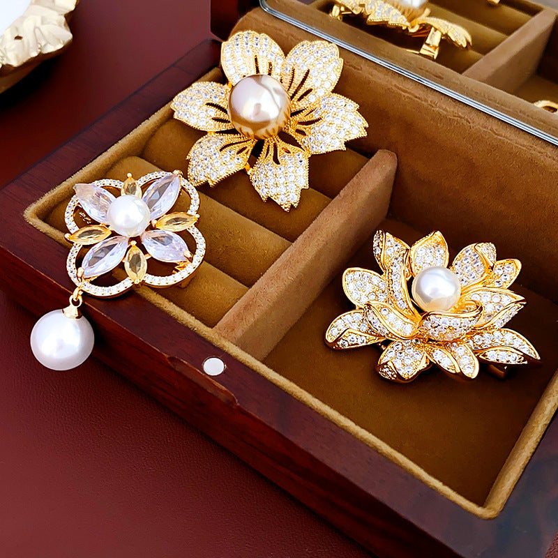 Real Gold Plated Zircon Flower Pearl Brooch Fashionable Elegant Pin Light Luxury High-end Accessories Factory Wholesale