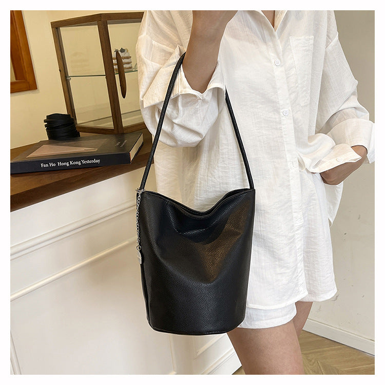 Women's Commuter Tote Bag Versatile2024New Fashion Large Capacity Bucket Crossbody Bag High-end Single Shoulder Underarm Bag