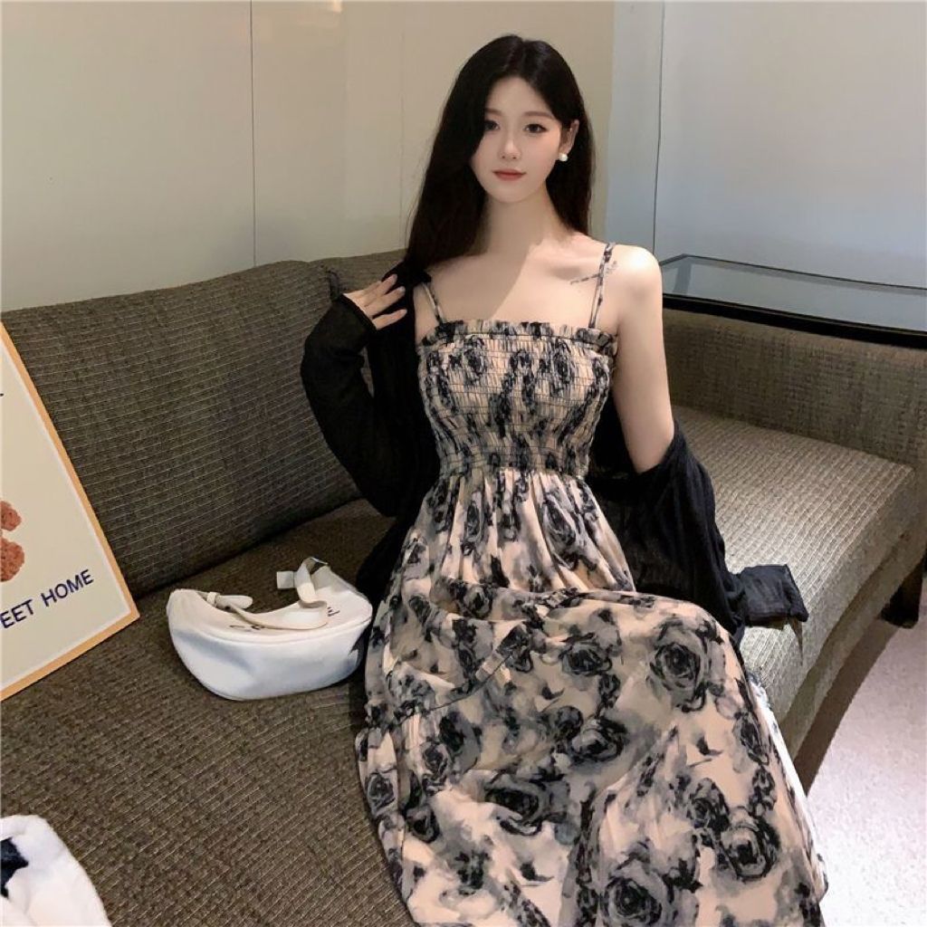 French Hepburn Style Plus Size Strap Dress Women's Summer Design Sense Elegant Waist-Cinching Black Floral Mid-Length Dress