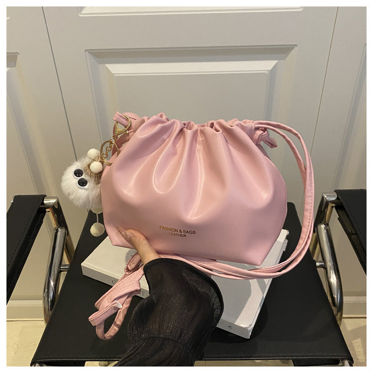This year's trendy casual fashion elegant women's bag2025New versatile trendy single-shoulder bag with a high-end feel bucket bag