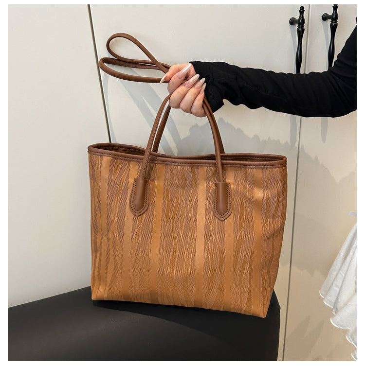 Casual Patchwork Fashion Large Capacity Pendant2025Spring New Fashion Commuting Texture Casual Shoulder Tote Bag for Women