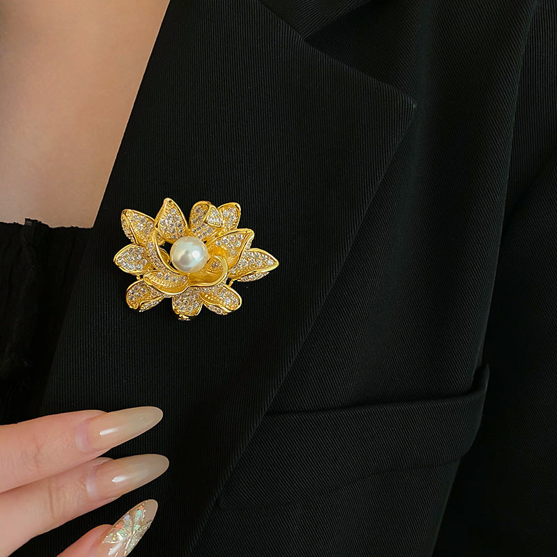 Real Gold Plated Zircon Flower Pearl Brooch Fashionable Elegant Pin Light Luxury High-end Accessories Factory Wholesale
