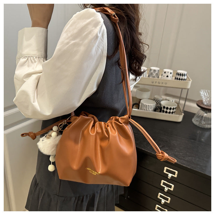 This year's trendy casual fashion elegant women's bag2025New versatile trendy single-shoulder bag with a high-end feel bucket bag