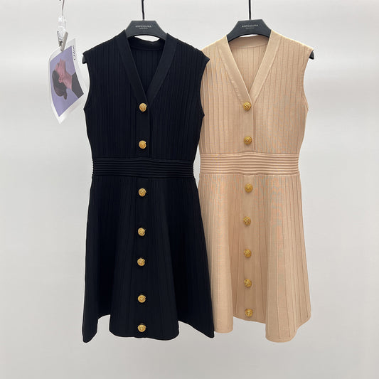 Amphiona2025New Style with a Sense of Luxury V Collar Sleeveless A Slim Fit Waist Cinching Gold Button Striped Knitted Dress