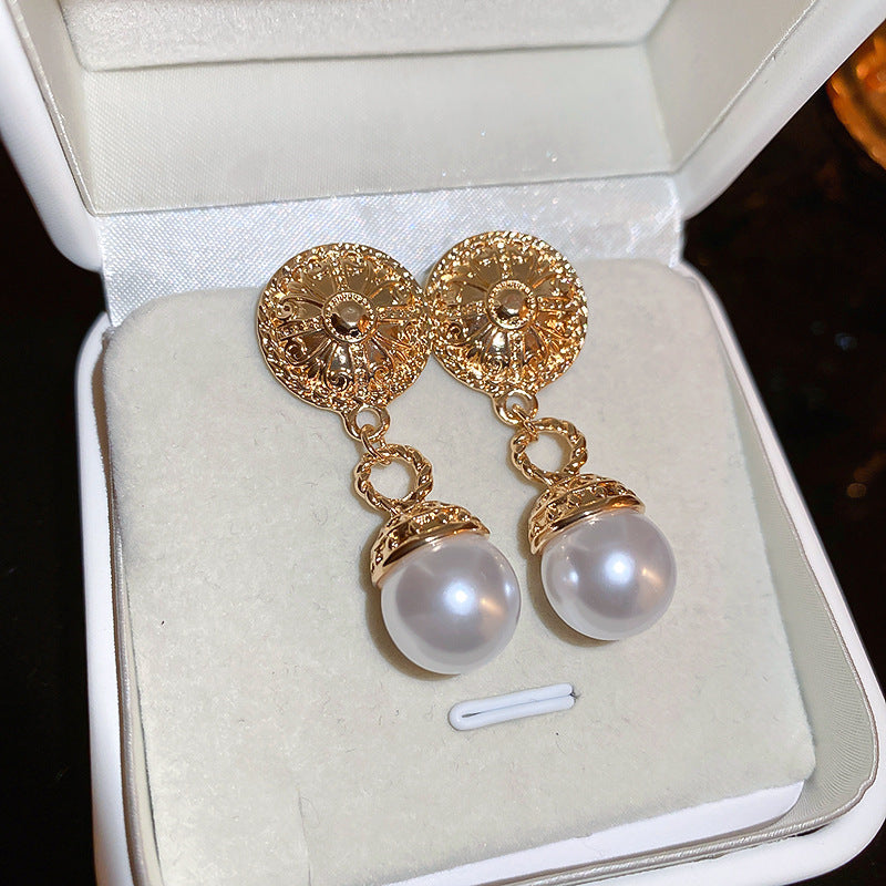 Medieval vintage Silver Needle Stud Earrings Elegant Light Luxury Palace Style Pearl Earrings Versatile High-end Vintage Earrings