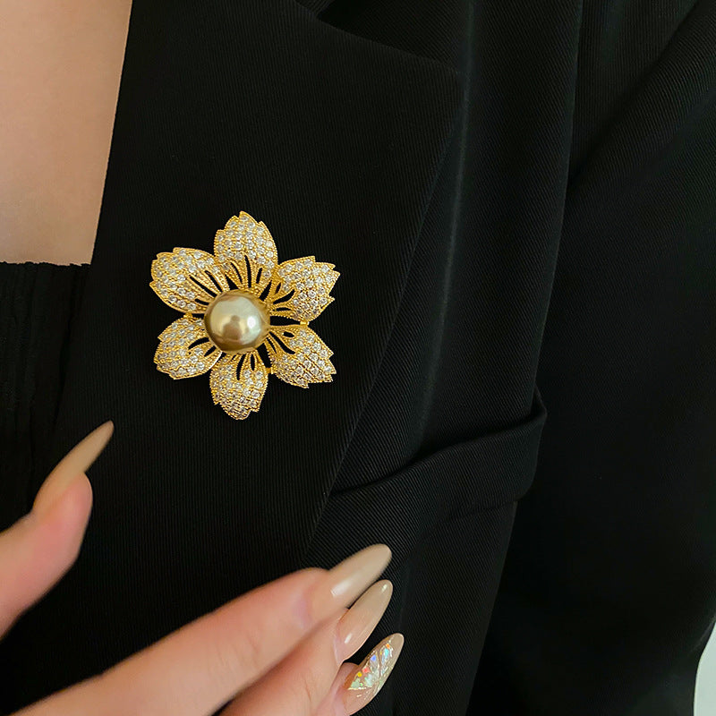 Real Gold Plated Zircon Flower Pearl Brooch Fashionable Elegant Pin Light Luxury High-end Accessories Factory Wholesale
