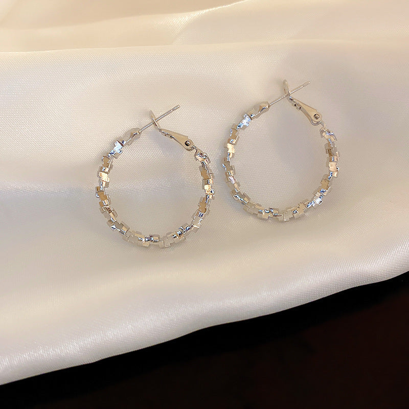 Silver Needle Irregular Round Earrings Simple Minimalist Style Fashion European and American Stud Earrings Elegant Light Luxury High-end Feel Earrings for Women