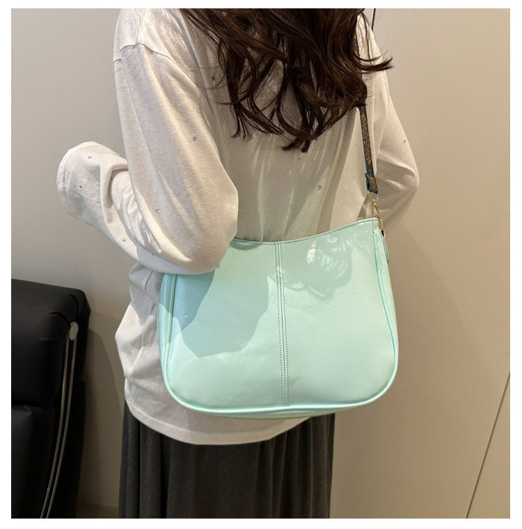 2025Summer New Women's Bag Simple Fashion Single Shoulder Bag European and American Trendy Women's Crossbody Bag Commuter Tote Bag