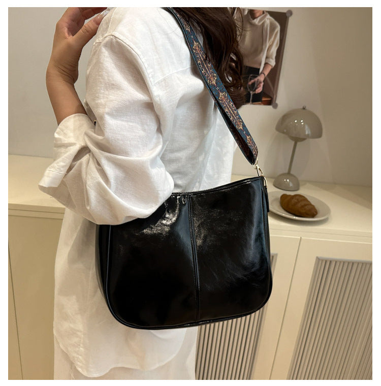 2025Summer New Women's Bag Simple Fashion Single Shoulder Bag European and American Trendy Women's Crossbody Bag Commuter Tote Bag