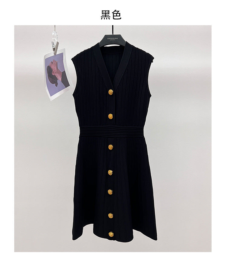 Amphiona2025New Style with a Sense of Luxury V Collar Sleeveless A Slim Fit Waist Cinching Gold Button Striped Knitted Dress