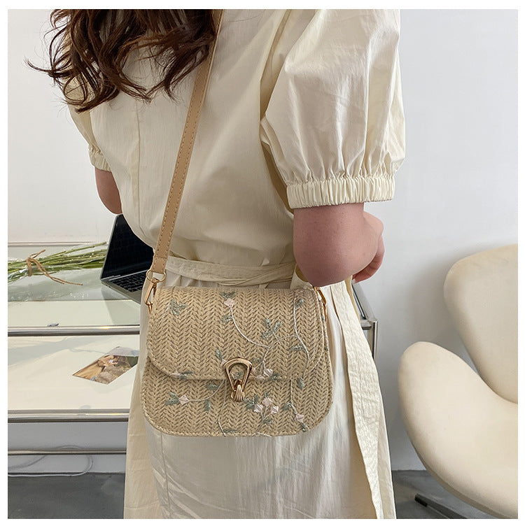 This year's trendy fashion straw woven small bag for women in summer2024New Trendy Versatile Lace Woven Single Shoulder Crossbody Bag for Women