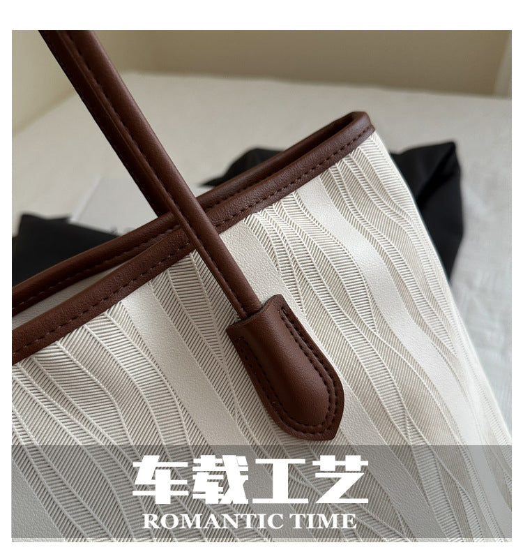 Casual Patchwork Fashion Large Capacity Pendant2025Spring New Fashion Commuting Texture Casual Shoulder Tote Bag for Women