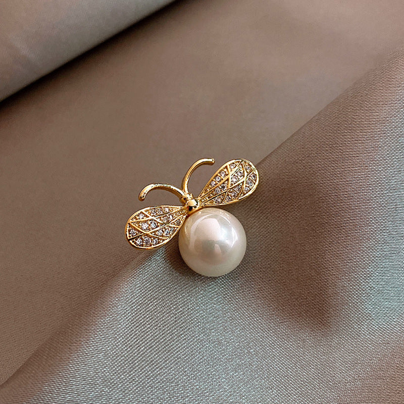 Inlaid Diamond Pearl Digital Flower Brooch French Light Luxury Elegant Pin Fashion Niche High-end Suit Accessory for Women