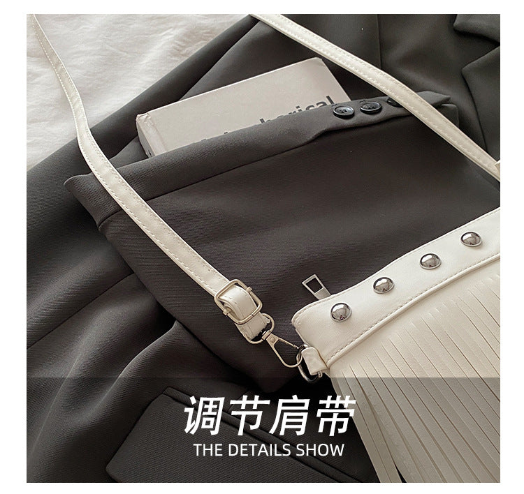 French retro tassel commuter bucket bag for women2025Summer new cross-border style soft shoulder crossbody tassel bag