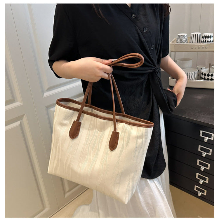 Casual Patchwork Fashion Large Capacity Pendant2025Spring New Fashion Commuting Texture Casual Shoulder Tote Bag for Women