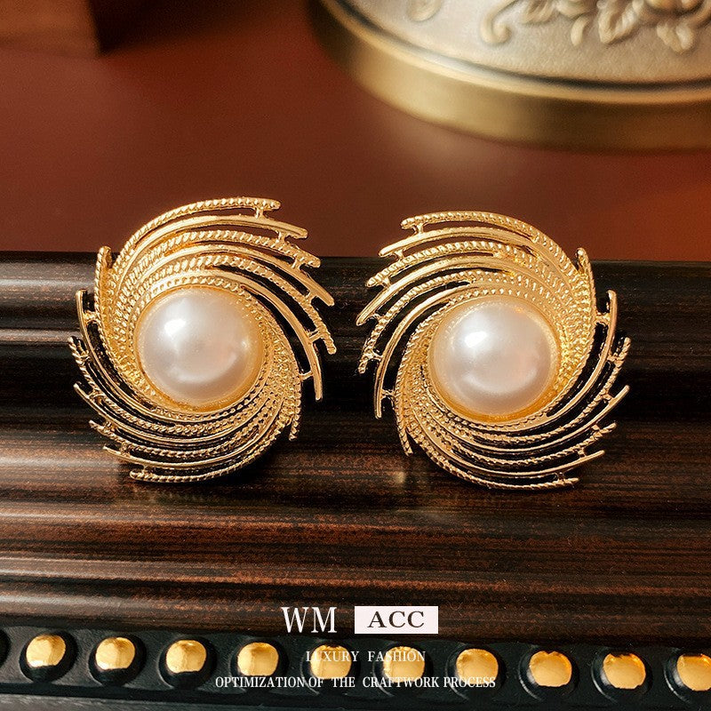 Pearl Earrings with a Sense of Sophistication Real Gold Electroplated Silver Needle French Retro Palace Style Earrings Versatile Ear Jewelry Wholesale