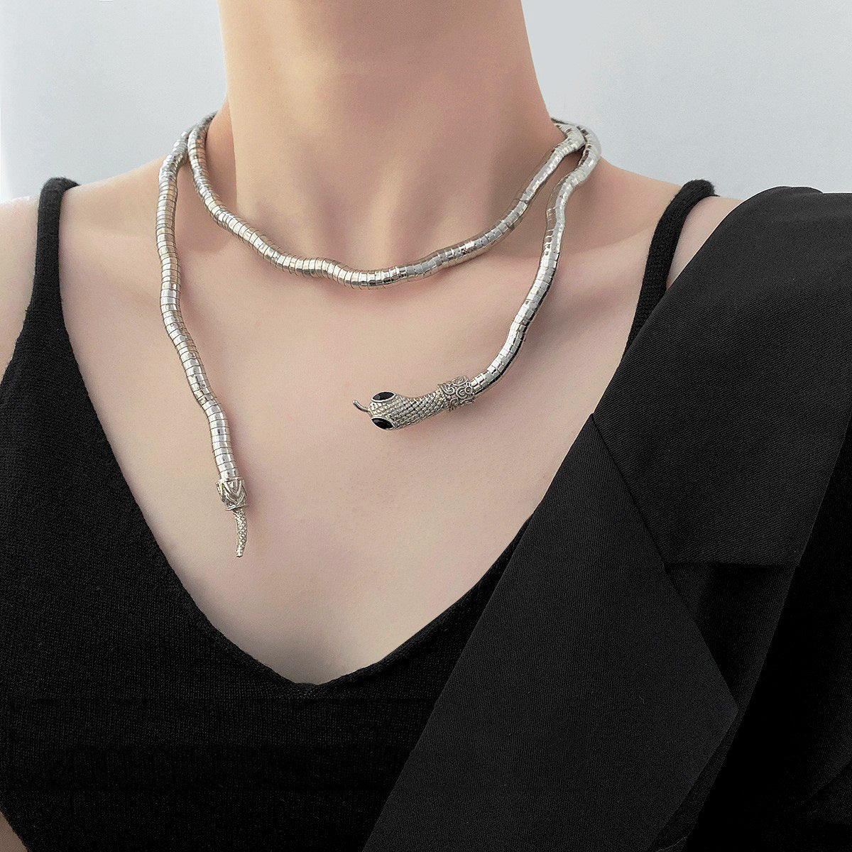 Light Luxury Niche Design Y2K Necklace Bracelet Set Elegant Versatile Sweet Cool Spicy Girl Choker High-end Collarbone Chain