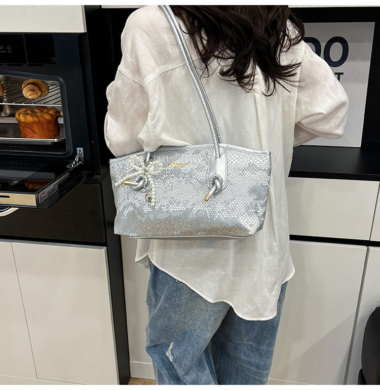 High-end stylish large-capacity women's bag2025New Spring and Summer Niche Single Shoulder Underarm Bag for Work and Commuting