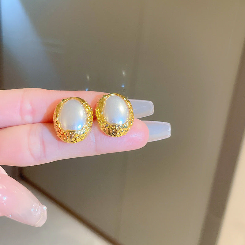 Medieval vintage Silver Needle Stud Earrings Elegant Light Luxury Palace Style Pearl Earrings Versatile High-end Vintage Earrings