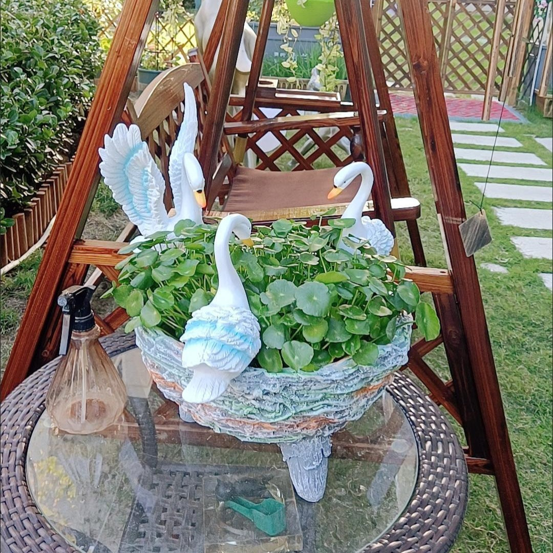 Creative Villa Outdoor Landscape Ornament Resin Green Radish Flower Pot Garden Courtyard Swan Pot Hydroponic Green Plant Container
