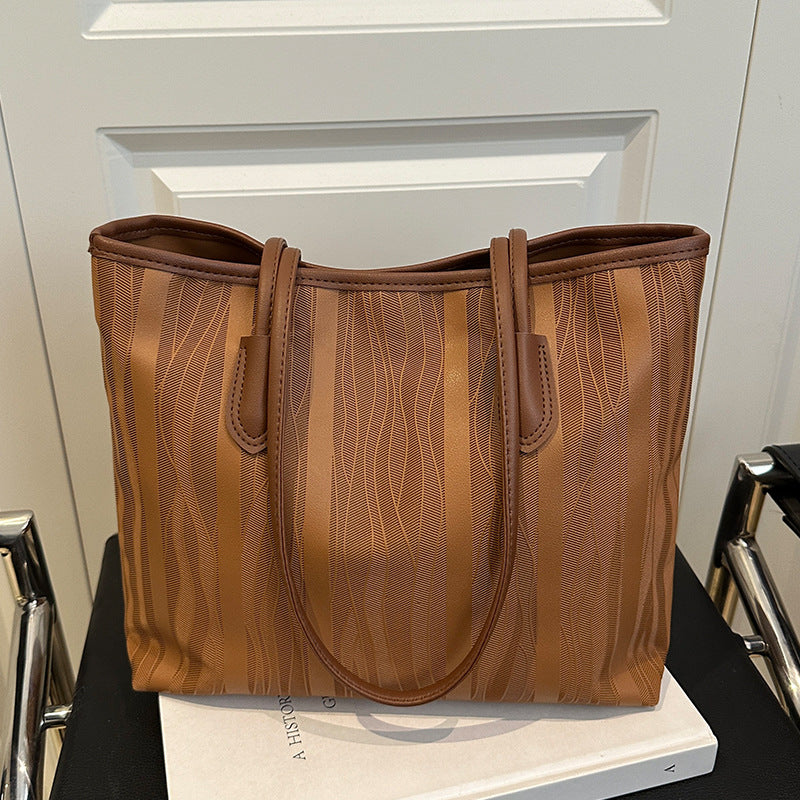 Casual Patchwork Fashion Large Capacity Pendant2025Spring New Fashion Commuting Texture Casual Shoulder Tote Bag for Women