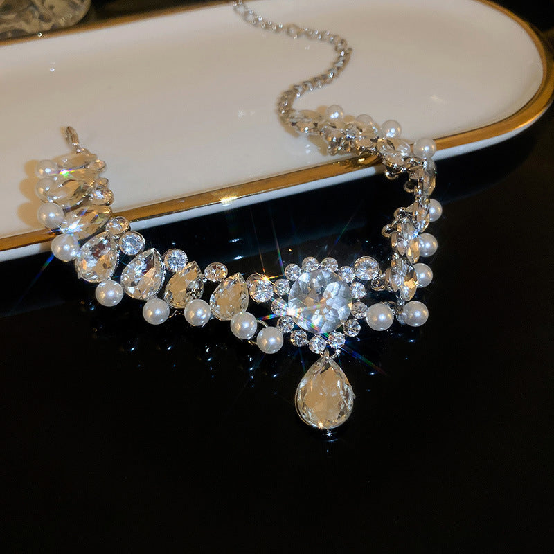 Medieval vintage Light Luxury Necklace Palace Style Heavy Craft Inlaid Diamond Water Drop Collarbone Chain High-end Vintage Necklace for Women